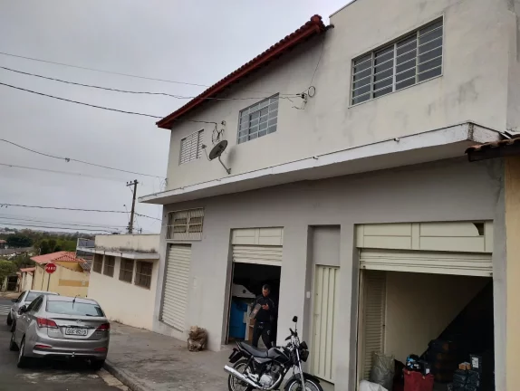 Imagem VENDE-SE BARRACAO COM APARTAMENTO