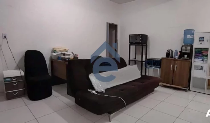 Imagem Casa com ponto comercial à venda, Santos Dumont, em ótima localização