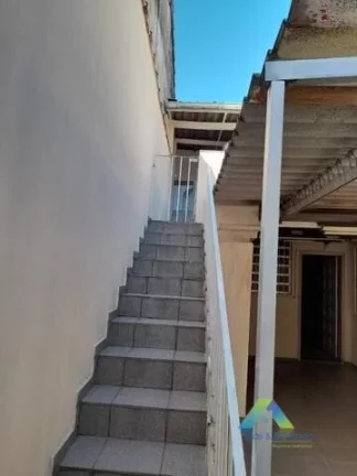 Imagem Excelente casa com 160 metros, 3 dormitórios, 2 vagas quintal com ótima localização e valor !