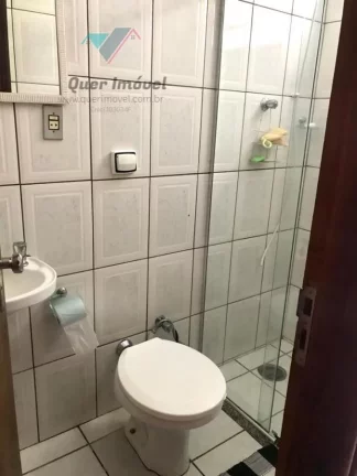 Imagem Oportunidade única: Casa de luxo na Ribeirânia, Ribeirão Preto-SP, Zona Leste! 4 quartos, 4 suítes, 2 salas, 5 banheiros, 4 vagas, 437,50m². Quer Imóvel Negócios Imobiliários.