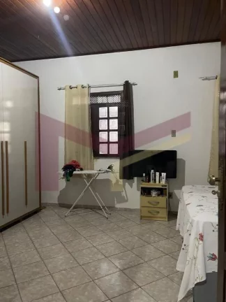 Imagem Casa ampla 2/4 sendo 1 suíte no Feira X, Feira de Santana