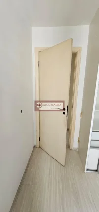 Imagem Exclusivo: Apartamento de 65m² em Santo Amaro. Vendo Apartamento de 65m² em santo Amaro, com 2 Dormitórios com planejados, cozinha com armários, Sacada, 1 vaga de garagem, próximo ao Hotel transamérica eTodos os prontos de comércio de Santo Amaro. Valor d