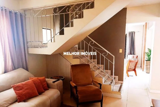 Imagem Cobertura Duplex à Venda Semi Mobiliado com 04 Dormitórios sendo 01 Suíte com Sacada, Terraço e sacada com Churrasqueira a Carvão, localizada no Centro em Balneário Camboriú - SC