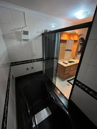 Imagem Sobrado 243 m² 3 Dormitorios sendo 2 Suites 3 Vagas de Garagens