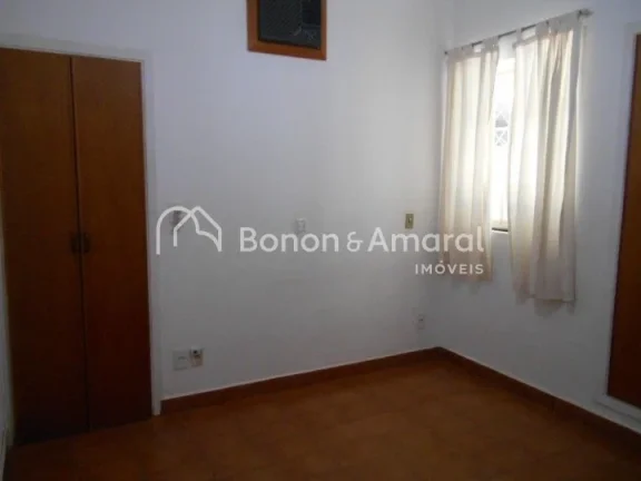 Imagem Casa grande e confotável à venda no tradicional e bem conceituado bairro Vila Nogueira, localizado...