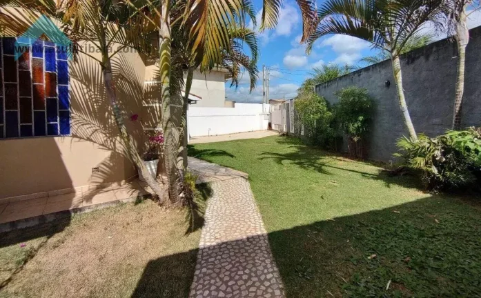 Imagem Casa com Piscina e Gourmet em Terreno Amplo  Atibaia