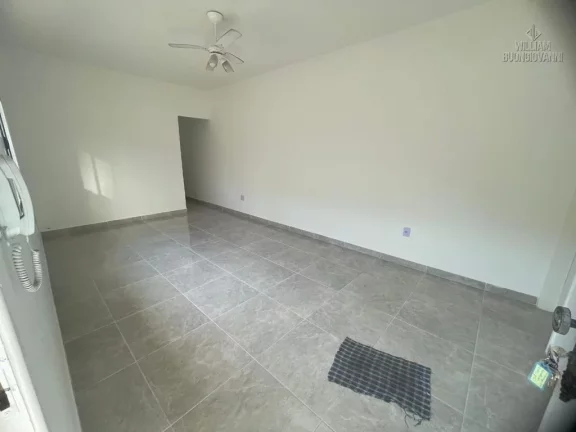 Imagem Residência na Praia Grande, com 3 quartos, sendo 1 suíte, e churrasqueira.