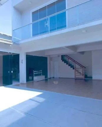 Imagem Casa com 4 dormitórios sendo 1 suíte e 3 vagas - Boa Vista | Joinville/SC