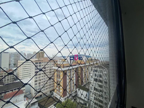 Imagem Apartamento 2 dormitórios para locação no coração do Gonzaga – a menos de 100 metros da praia!