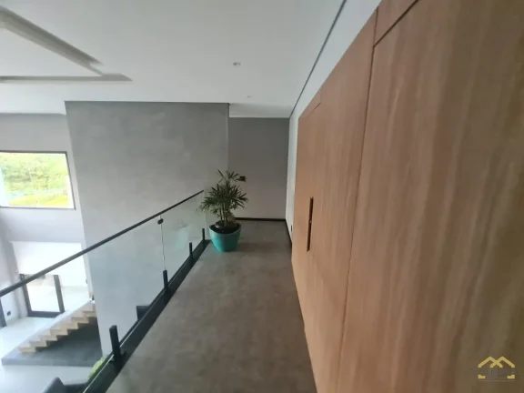 Imagem Casa Alto Padrão com 3 suítes e Piscina - Condomínio Brisas Jundiaí