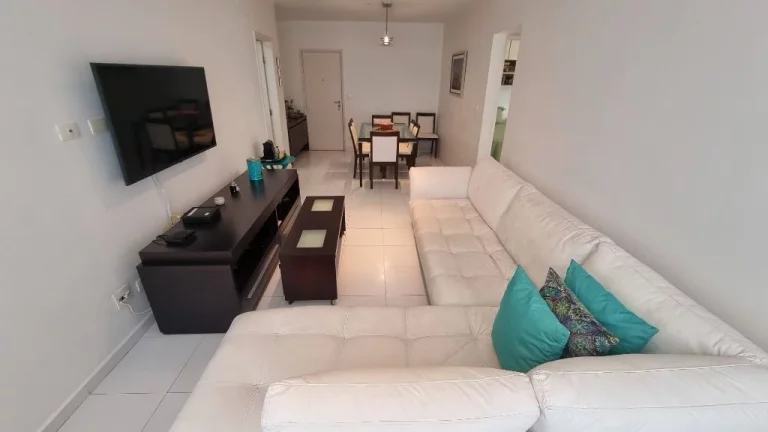 Imagem PITANGUEIRAS- CALÇADÃO TOTALMENTE REFORMADO E DECORADO , GARAGEM NO PRÉDIO.
