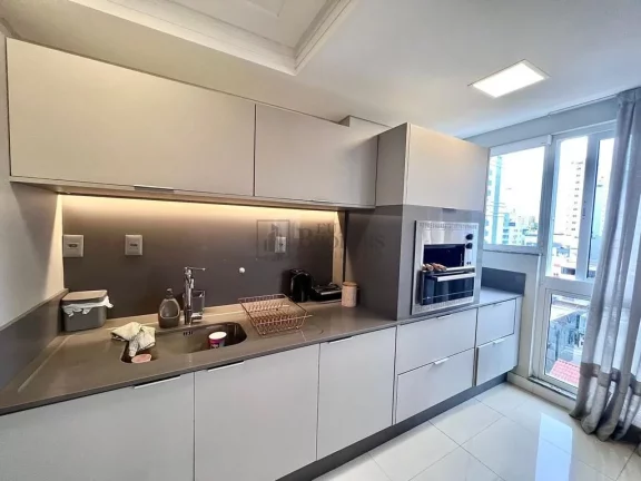Imagem Apartamento com 3 suítes à venda no Centro de Balneário Camboriú/SC