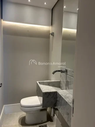 Imagem More em um apartamento de alto padrão em um dos endereços mais desejados de Campinas. Localizado e...