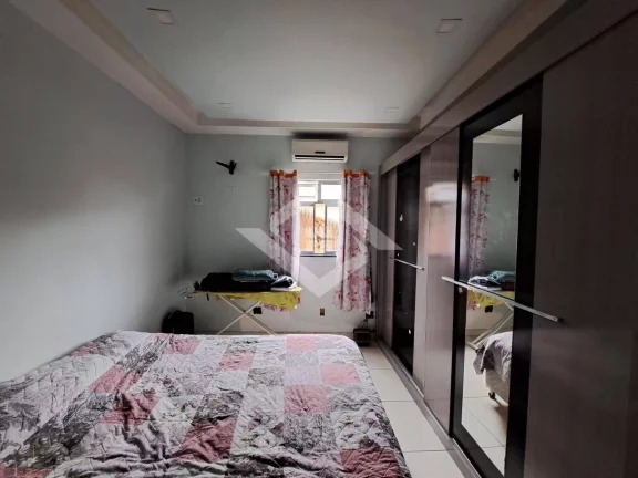 Imagem Casa Triplex de Vila em Bento Ribeiro