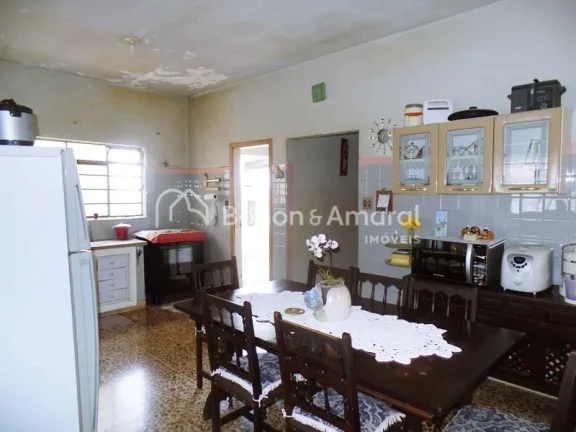 Imagem Venda, casa, Taquaral em Campinas.
Zoneamento ZC 2. 
A poucos metros da lagoa do Taquaral.
Fácil ac...