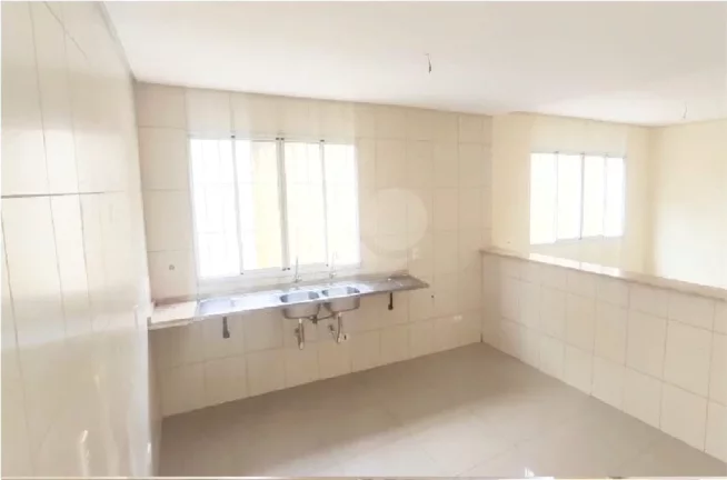Imagem Sobrado à venda com 3 quartos, sendo 1 suíte, em Vila São Francisco, São Paulo - SP