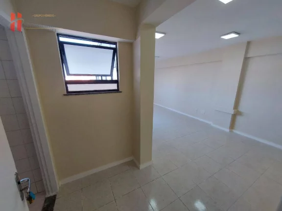 Imagem Sala comercial com 42m²na esquina com a Av. Brigadeiro Lima e Silva.