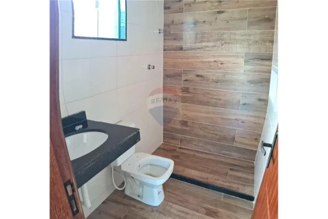 Imagem Casa com dois dormitórios e banheiro no centro do barroco.