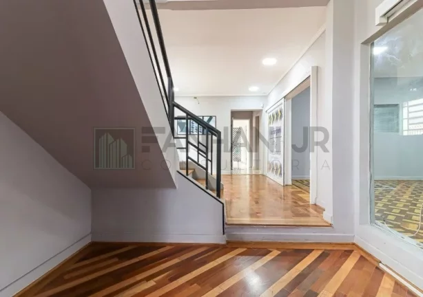 Imagem Casa Comercial para Locação em Jardim Paulista, São Paulo-SP: 8 Salas, 10 Vagas de Garagem, 450m² de Área!