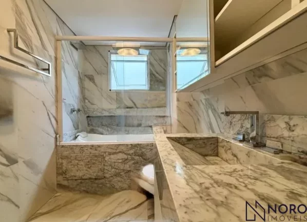 Imagem Apartamento Espaçoso com 3 Suítes e 2 Vagas no Centro de Santa Maria