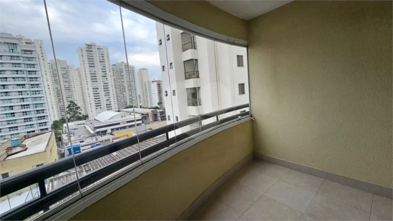 Imagem Apartamento à venda com 3 quartos, sendo 1 suíte, no condomínio Phoenix, São Paulo - SP