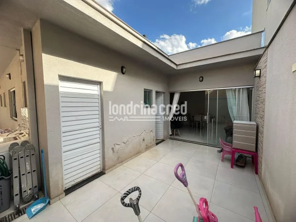 Imagem Linda Casa no Condomínio Bella Vittá: 2 Quartos, Suíte, Área Gourmet e 4 Vagas na Zona Leste de Londrina - O Lar Perfeito para Sua Família!