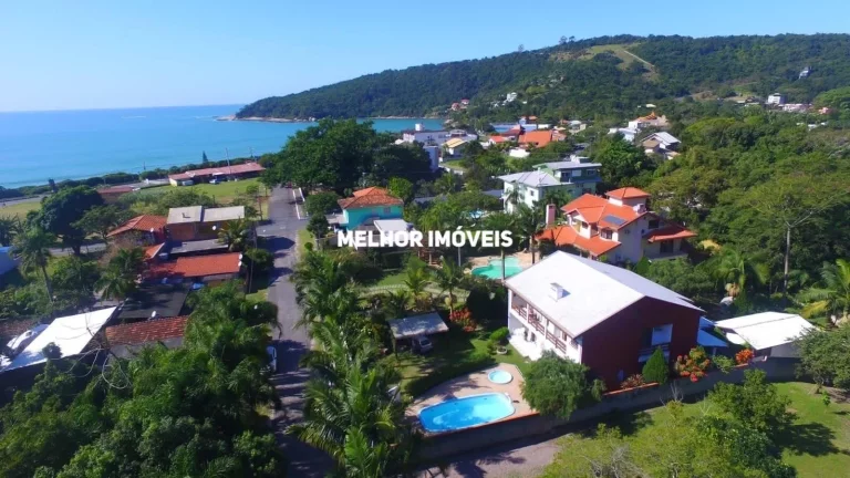 Imagem Casa à Venda com 05 Suítes , localizada na Praia de Taquaras em Balneário Camboriú - SC