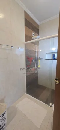 Imagem Casa com Quintal,Área de serviço e Garagem, em Vila Bela, Guaratinguetá