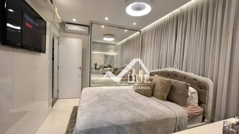 Imagem Lindo Apartamento à venda 2 quartos com dependência no Embaré em Santos