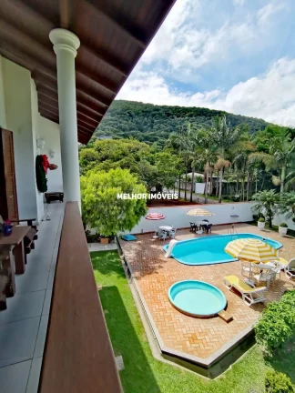 Imagem Casa à Venda com 05 Suítes , localizada na Praia de Taquaras em Balneário Camboriú - SC