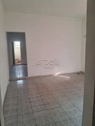 Imagem Casa com 70 M², 1 dormitório, 1 banheiro, sala, cozinha, área de serviços e quintal. Boa casa co...