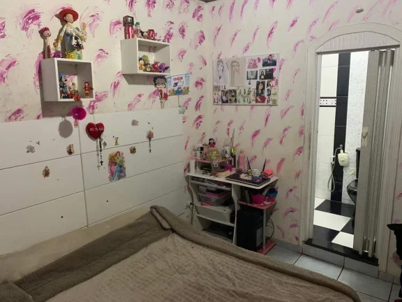 Imagem Sobrado com 4 dormitórios à venda, 239 m² por R$ 475.000,00 - Jardim Estela - Poá/SP
