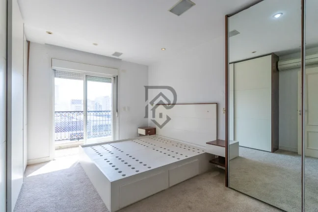 Imagem Apartamento Jardins andar alto vista livre