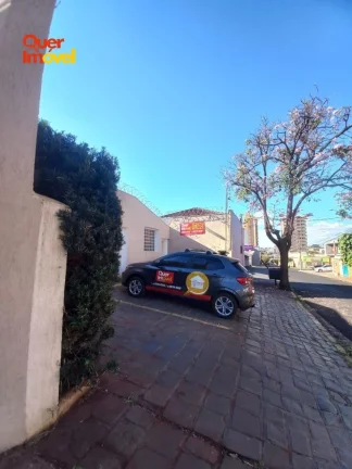 Imagem Oportunidade Única: Casa Comercial à venda na Vila Seixas, Ribeirão Preto-SP 6 salas, 2 banheiros, 4 vagas - 219m² Quer Imóvel Negócios Imobiliários