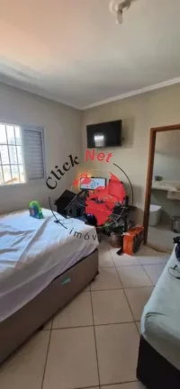 Imagem Sobrado espaçoso e totalmente reformado com 3 suítes e 5 vagas á venda no bairro Rudge Ramos, São bernardo do Campo