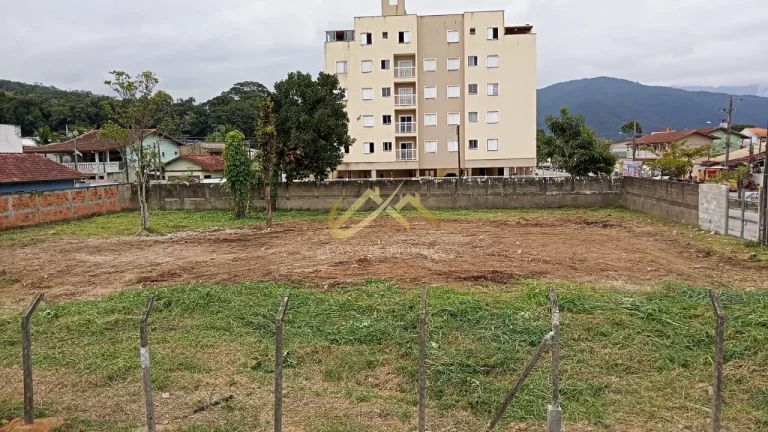 Imagem EXCELENTE ÁREA EM BAIRRO COM MUITOS COMÉRCIOS PARA CONSTRUIR, MURADO E ATERRADO...