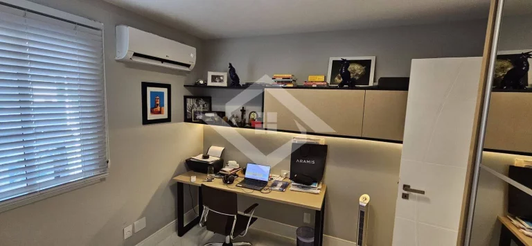 Imagem Apartamento 100m², 2 Quartos, Totalmente Reformado – Sol da Manhã