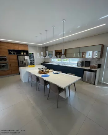 Imagem Casa de Alto Padrão em Condomínio no Portão, Lauro de Freitas-BA: 5 Quartos, 5 Suítes, 3 Salas, 2 Banheiros, 10 Vagas, 1.870m²