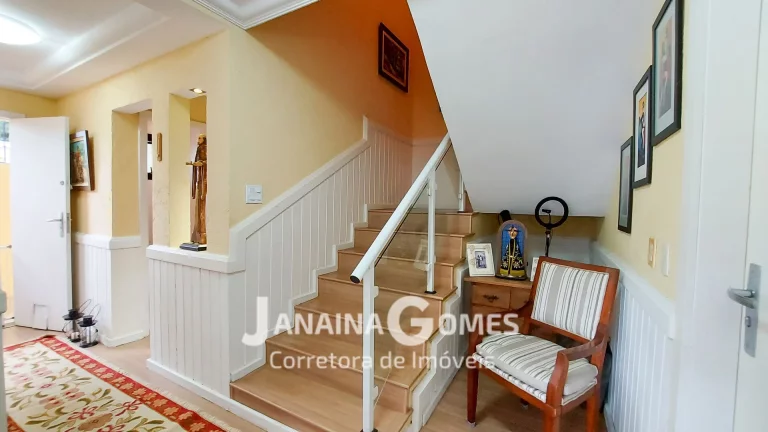 Imagem Casa sofisticada com 4 quartos, 3 suítes, jardins e área de lazer
