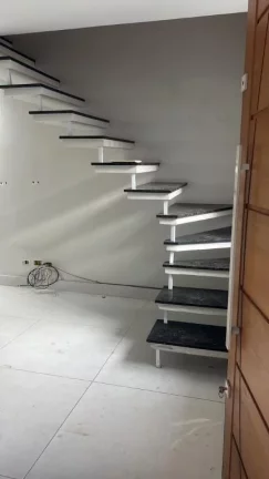 Imagem Sobrado com 2 dormitórios à venda, 76 m² por R$ 420.000,00 - Jardim América - Poá/SP