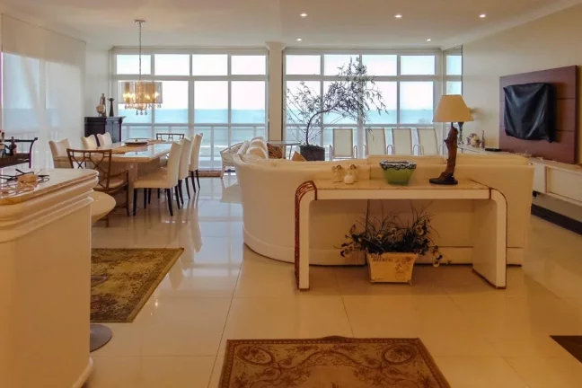 Imagem Apartamento com 4 dormitórios à venda, 200 m² por R$ 1.600.000,00 - Pitangueiras - Guarujá/SP
