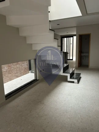 Imagem Imperdível casa à venda em São Paulo-SP, na Vila Prudente, com 3 quartos, 3 suítes e 2 salas - 160 m² de área!