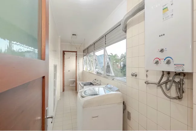 Imagem Imóvel com 3 Quartos à Venda,  em Tristeza - Porto Alegre