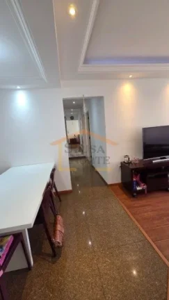 Imagem Apartamento com 80m², 3 dormitórios, sendo 1 suite, armários nos dormitórios, sala para dois amb...