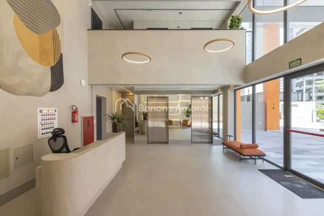 Imagem Descubra este encantador apartamento estilo studio para venda, localizado em uma das principais ruas...
