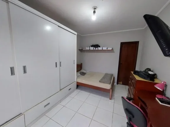 Imagem Casa de esquina 4 quartos - Boa Vista - em Botucatu