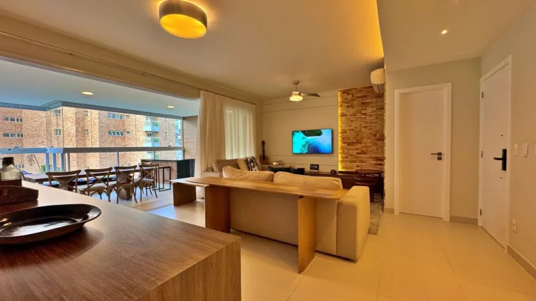Imagem Apartamento pé na areia à venda na Riviera de São Lourenço Módulo 07: 3 quartos, 3 suítes, 3 salas, 3 vagas de garagem - 161,85m².