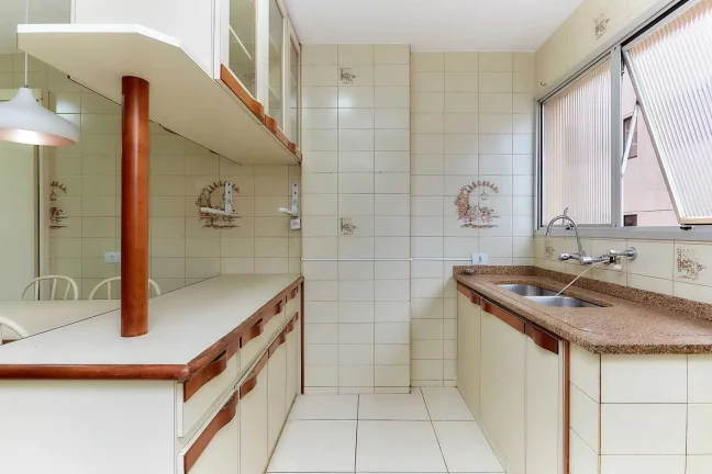 Imagem Apartamento 3 dormitórios 1 Suíte e 1 vaga de garagem em Curitiba