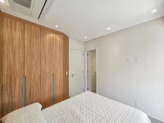 Imagem Apartamento de Luxo à Venda em Riviera de São Lourenço Módulo 07: 4 Quartos, 3 Suítes, 3 Salas, Varanda Gourmet, Lazer Completo!