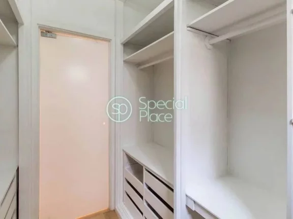 Imagem Apartamento bem amplo com muita luz natural, 220 metros, amplo living com lareira , jardim suspenso,...